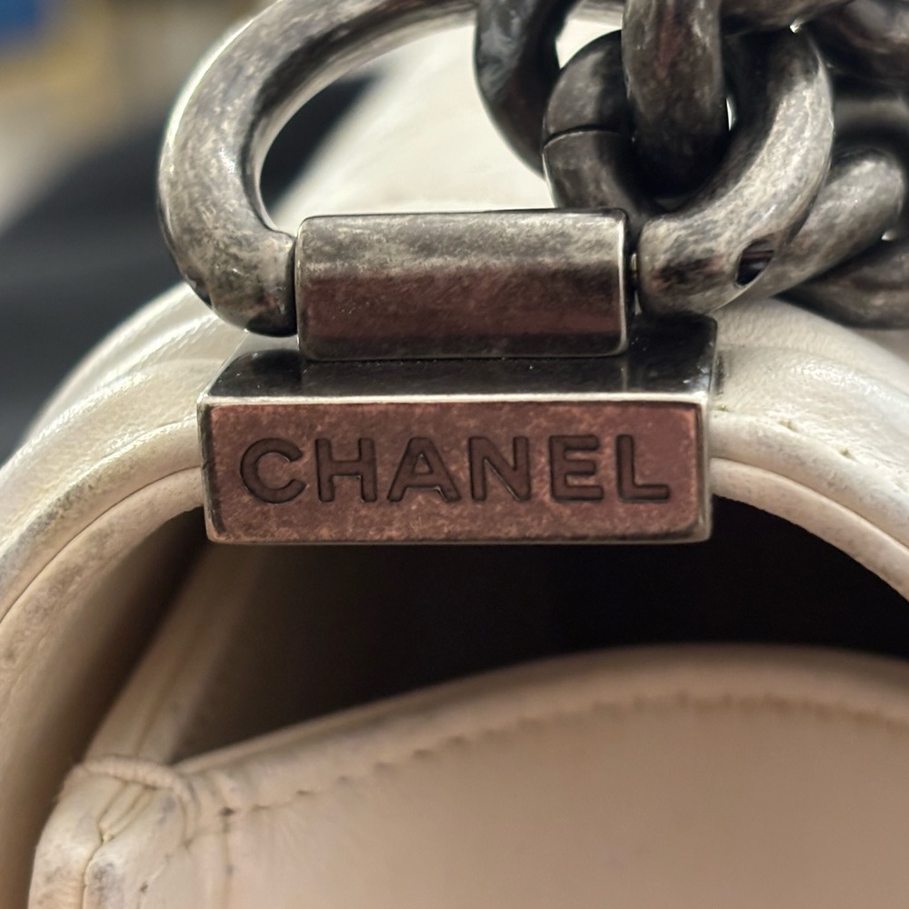 Chanel lambskin Boy quilted bag, medium - Picture 6 of 13